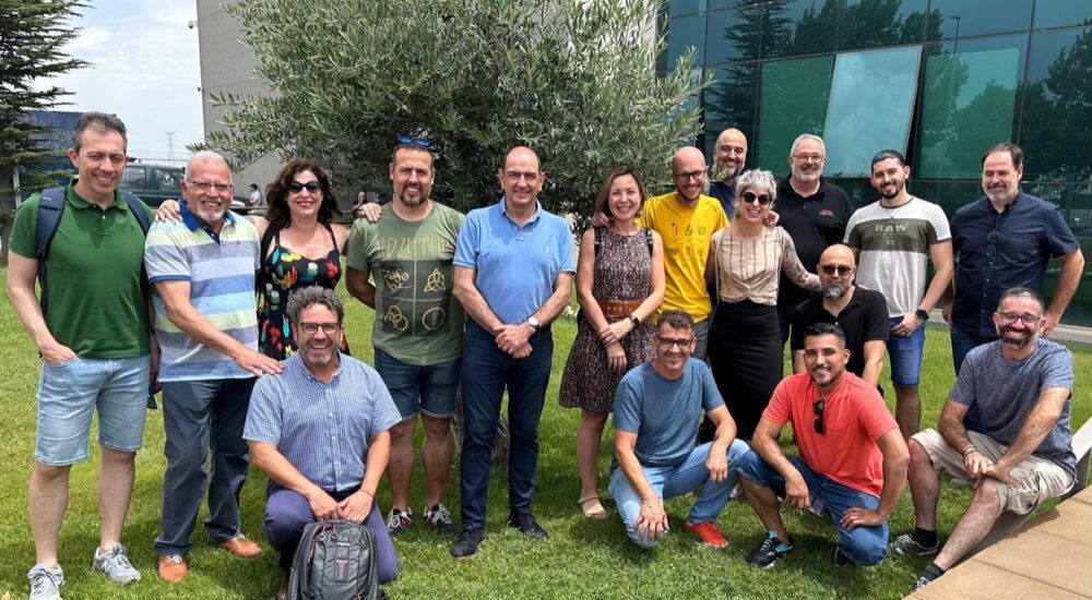 Panadero stärkt die Beziehungen zum spanischen Schornsteinfegerverband bei einem Betriebsbesuch