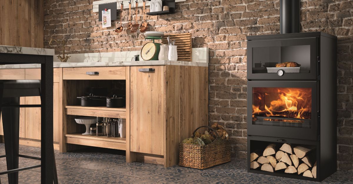 Holzherd mit Backofen