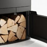 Integriertes Holzfach des Kaminofens